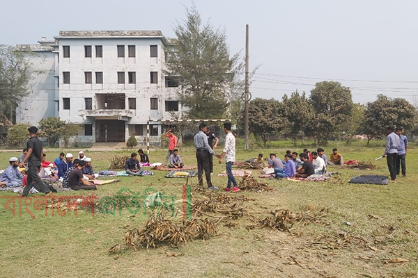 হোস্টেল খোলার দাবিতে পলিটেকনিক শিক্ষার্থীদের আন্দোলন