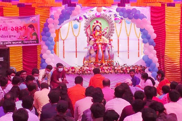 ঝিনাইদহে আড়ম্বরে অনুষ্ঠিত হল সরস্বতী পূজা