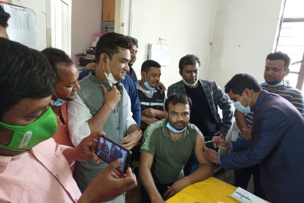 মুন্সীগঞ্জে বেড়েছে করোনার টিকা নেওয়ার আগ্রহ