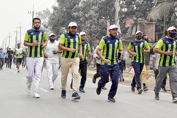 গাইবান্ধায় বঙ্গবন্ধু শেখ মুজিব ঢাকা ম্যারাথন অনুষ্ঠিত