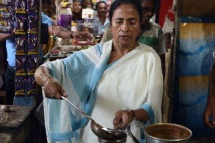 ‘৫ রুপির ডিশ’ দিয়ে মমতা কি নির্বাচন পার হতে পারবেন? 