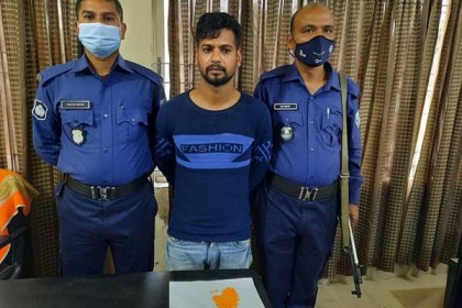 মিঠাপুকুরে পালিয়ে যাওয়া মাদক ব্যবসায়ী গ্রেফতার 