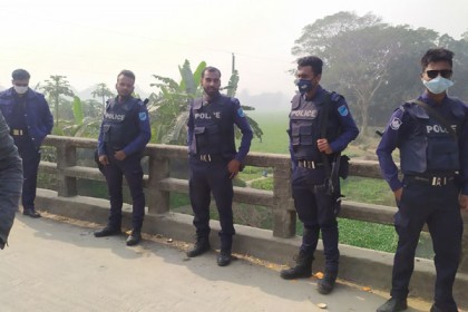 মুন্সীগঞ্জে দুই গ্রুপের মধ্যে সংঘর্ষ, ককটেল হামলায় আহত ১০