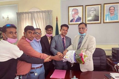 রাষ্ট্রদূতের সঙ্গে বাংলাদেশ সাংবাদিক ফোরাম ওমানের সাক্ষাৎ 