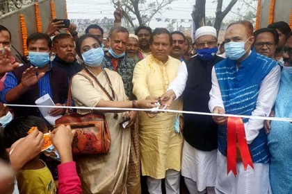 'প্রধানমন্ত্রী ঈর্ষণীয় উন্নয়ন কাজ করে যাচ্ছেন'
