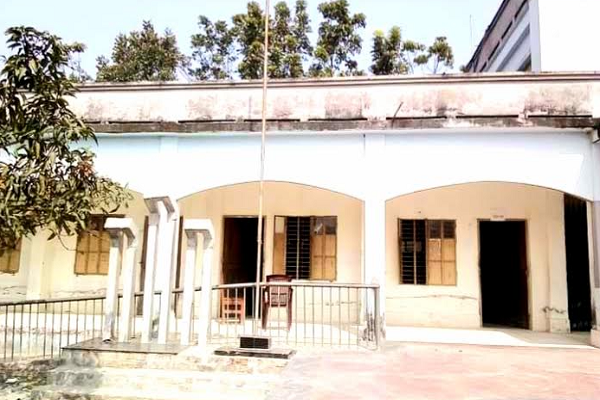 
বাগেরহাটে ফেসবুকে প্রধান শিক্ষকের অশ্লীল ভিডিও, কারণ দর্শানোর নোটিশ