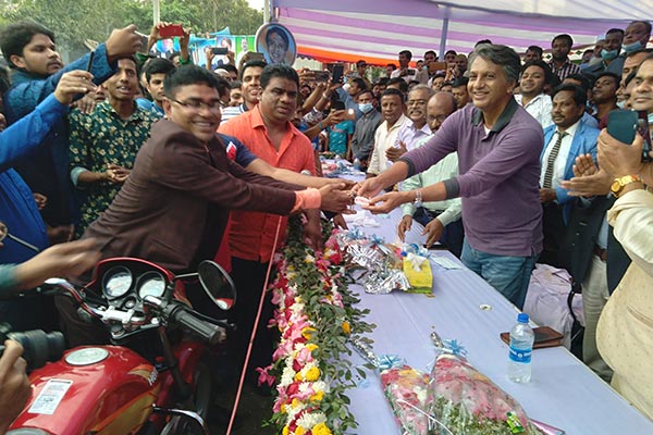 পাকুন্দিয়ায় ভলিবল টুর্নামেন্টের ফাইনাল অনুষ্ঠিত