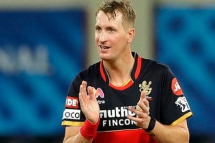 ১৬.২৫ কোটি টাকা দাম উঠতেই জাত চেনালেন ক্রিস মরিস