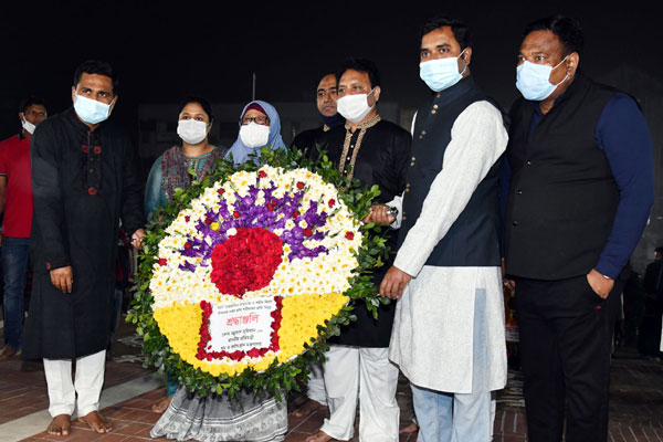 খুলনায় ভাষা শহীদদের
প্রতি শ্রদ্ধা নিবেদন