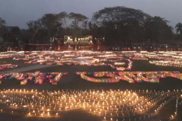 নড়াইলে ভাষা শহীদদের স্মরণে মোমবাতি প্রজ্জ্বলন 