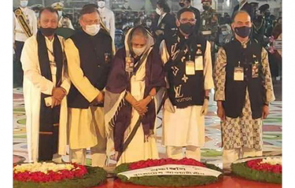 ভাষা শহীদদের প্রতি আওয়ামী লীগের প্রতিনিধি দলের শ্রদ্ধাঞ্জলি 