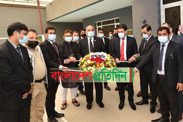 কুয়েতে অস্থায়ী শহীদ মিনারে ভাষাশহীদদের প্রতি শ্রদ্ধা নিবেদন