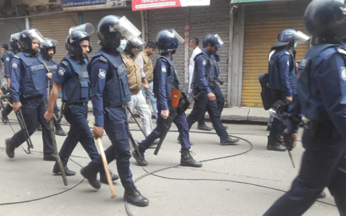 কাদের মির্জা-বাদলের পূর্বঘোষিত পাল্টাপাল্টি কর্মসূচি, থমথমে বসুরহাট পৌর এলাকা