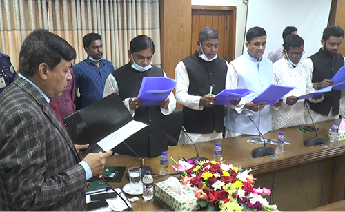 বরিশালে দ্বিতীয় ধাপে নির্বাচিত ৭ মেয়র ও কাউন্সিলরদের শপথ গ্রহণ 