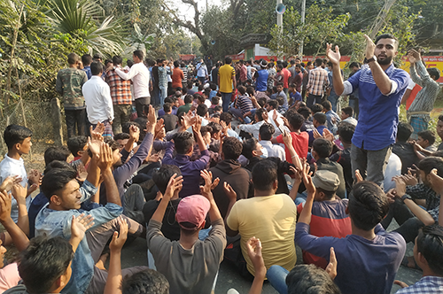 কাদের মির্জার বিরুদ্ধে দাগনভূঞা উপজেলা আওয়ামী লীগের সমাবেশ