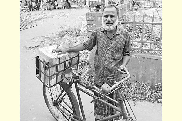 ৪০ বছরেও ভাগ্য বদল হয়নি আইনউদ্দিনের
