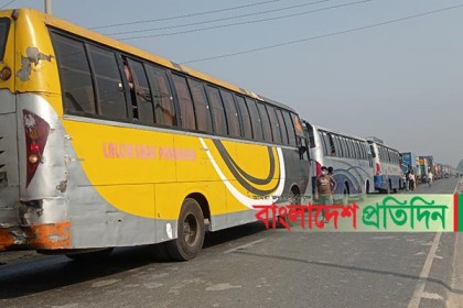 দৌলত‌দিয়া ফে‌রিঘা‌টে যানবাহ‌নের দীর্ঘ সারি, ‌ভোগা‌ন্তি চরমে