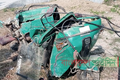 আদমদীঘিতে সিএনজিতে বাসের ধাক্কায় ব্যাংক কর্মকর্তা নিহত