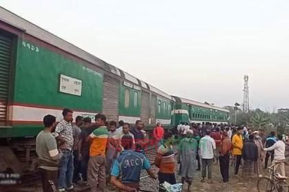 খুলনাগামী সুন্দরবন এক্সপ্রেসের দু'টি বগি লাইনচ্যুত, ট্রেন চলাচল বন্ধ