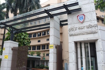 কোনো অভিযুক্তকে দুদক থেকে ফোন দেওয়া হয় না

