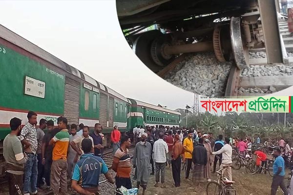 কোটচাঁদপুরে ২ বগি লাইনচ্যুত, খুলনার সঙ্গে ট্রেন চলাচল বন্ধ