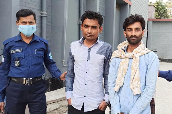 পুলিশ পরিচয়ে মাদক বিক্রিকালে আটক ২  