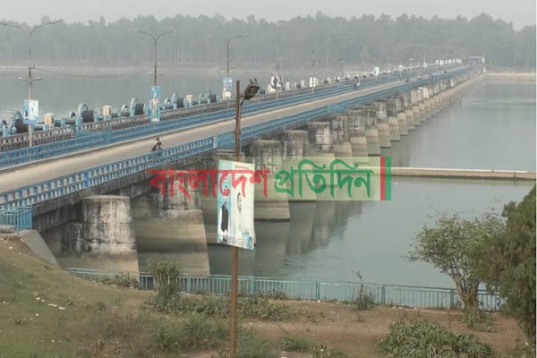 পানিতে টই টুম্বুর তিস্তা সেচ প্রকল্পের প্রধান খাল