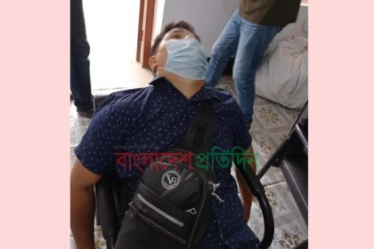 উপজেলা কর্মকর্তার কক্ষ ঘেরাও করে সন্ত্রাসীদের গুলি, মেম্বার নিহত