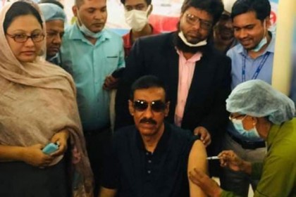 টিকা নিয়ে শামীম ওসমান বললেন, ‘আল্লাহর ওপর ভরসা রাখুন’