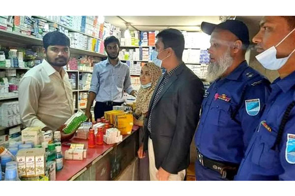 সিদ্ধিরগঞ্জে ফার্মেসিকে জরিমানা