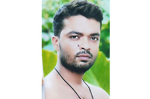 প্রেমিকার বাড়ির সামনে গাছে মিলল প্রেমিকের ঝুলন্ত লাশ  