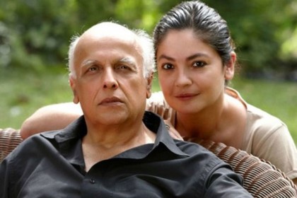 মহেশ ভাটের পরকীয়ায় আসক্তি নিয়ে মুখ খুললেন মেয়ে পূজা