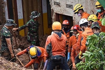 ইন্দোনেশিয়ায় স্বর্ণখনিতে ধস, ৬ জনের প্রাণহানি