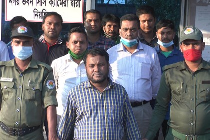 প্রকৌশলী পরিচয়ে চাঁদাবাজির অভিযোগে একজন আটক