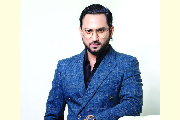 দুই ছবিতে আসিফ নূর