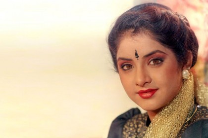 মৃত্যুর ২৮ বছর পর এখনও উজ্জ্বল দিব্যা ভারতী