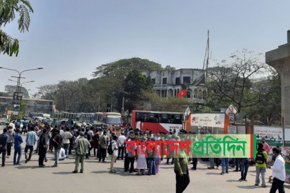 কারাগারে লেখক মোস্তাকের মৃত্যুর প্রতিবাদে শাহবাগে বিক্ষোভ 
