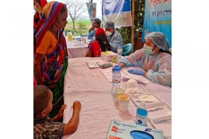 মানিকগঞ্জে শতাধিক প্রতিবন্ধী শিশুর ফ্রি ডেন্টাল চেকআপ

