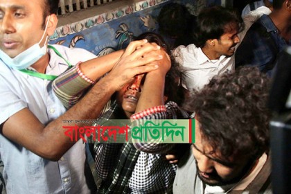 মুশতাকের মৃত্যু: মশাল মিছিলে পুলিশের লাঠিচার্জ, টিয়ারশেল নিক্ষেপ
