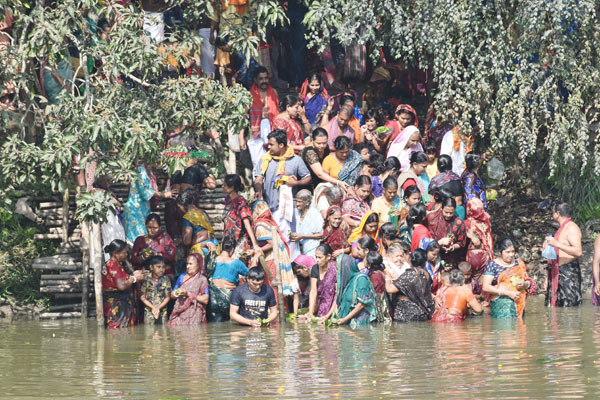 রাজবাড়ীতে গঙ্গা স্নান ও মেলা অনুষ্ঠিত