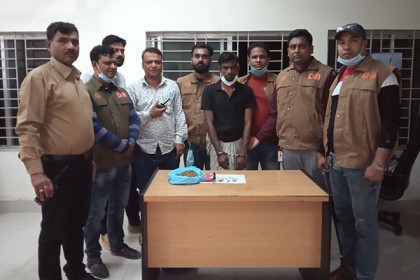 বাগেরহাটে ইয়াবা-গাঁজাসহ মাদক ব্যবসায়ী আটক