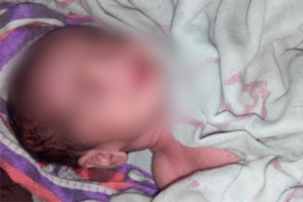 চোর চক্রের কাছ থেকে জীবিত ও মৃত নবজাতক উদ্ধার, আটক ৫ নারী