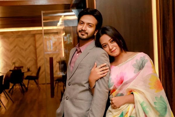 একসঙ্গে ইয়াশ রোহান ও দীঘি