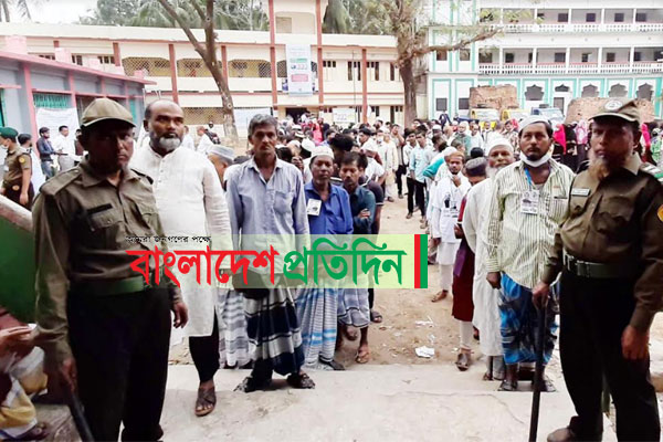 রায়পুর পৌর নির্বাচনের ভোটগ্রহণ শুরু, ভোটারদের সরব উপস্থিতি