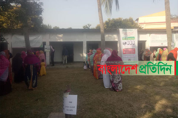 নাচোল পৌরসভা নির্বাচন: শান্তিপূর্ণ পরিবেশে চলছে ভোটগ্রহণ 