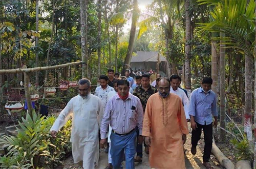 কোম্পানীগঞ্জে নিহত সাংবাদিক মুজাক্কিরের বাড়ি গেলেন আওয়ামী লীগ নেতৃবৃন্দ
