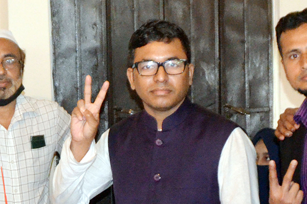 দেবিদ্বারে তরুণ প্রার্থী কালামের বিজয়
