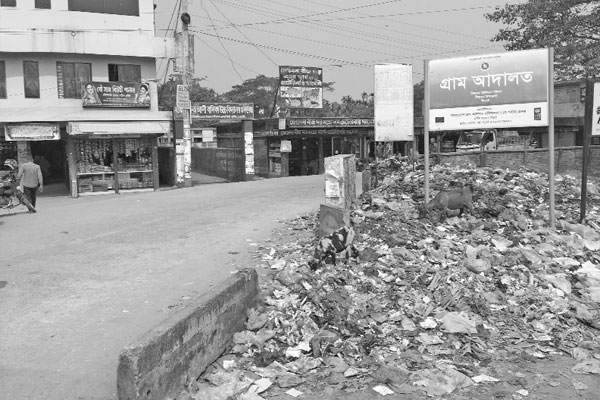 প্রবেশমুখে ময়লার ভাগাড়