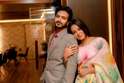 একসঙ্গে ইয়াশ রোহান ও দীঘি