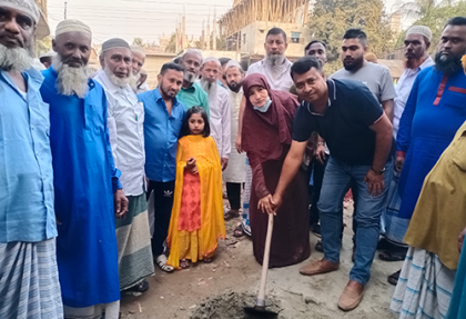 সিদ্ধিরগঞ্জে রাস্তা ও ড্রেন উন্নয়ন কাজের উদ্বোধন